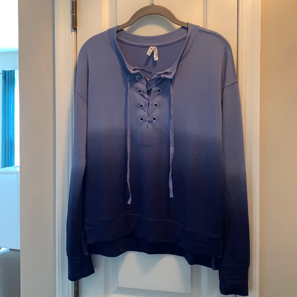 Mudd ombré’ lace front top